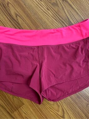 EUC women’s size 10 Lululemon Speed up shorts